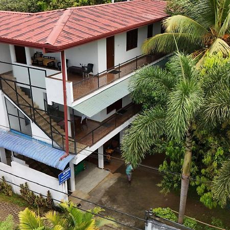 Suwani Pinnawala Homestay מראה חיצוני תמונה