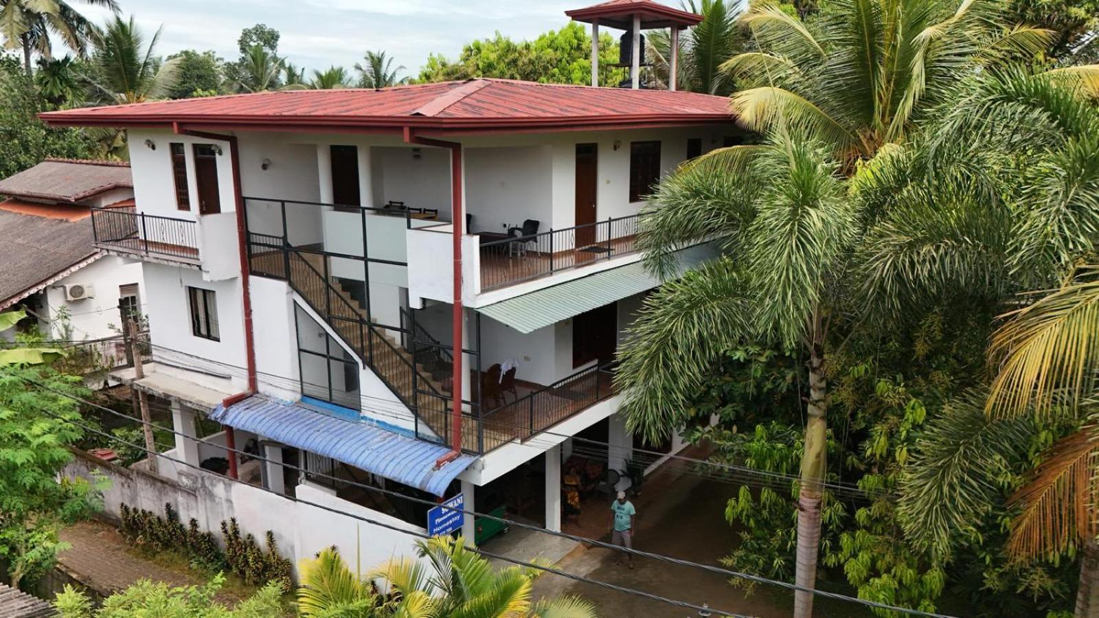 Suwani Pinnawala Homestay מראה חיצוני תמונה