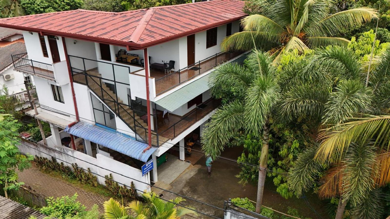 Suwani Pinnawala Homestay מראה חיצוני תמונה