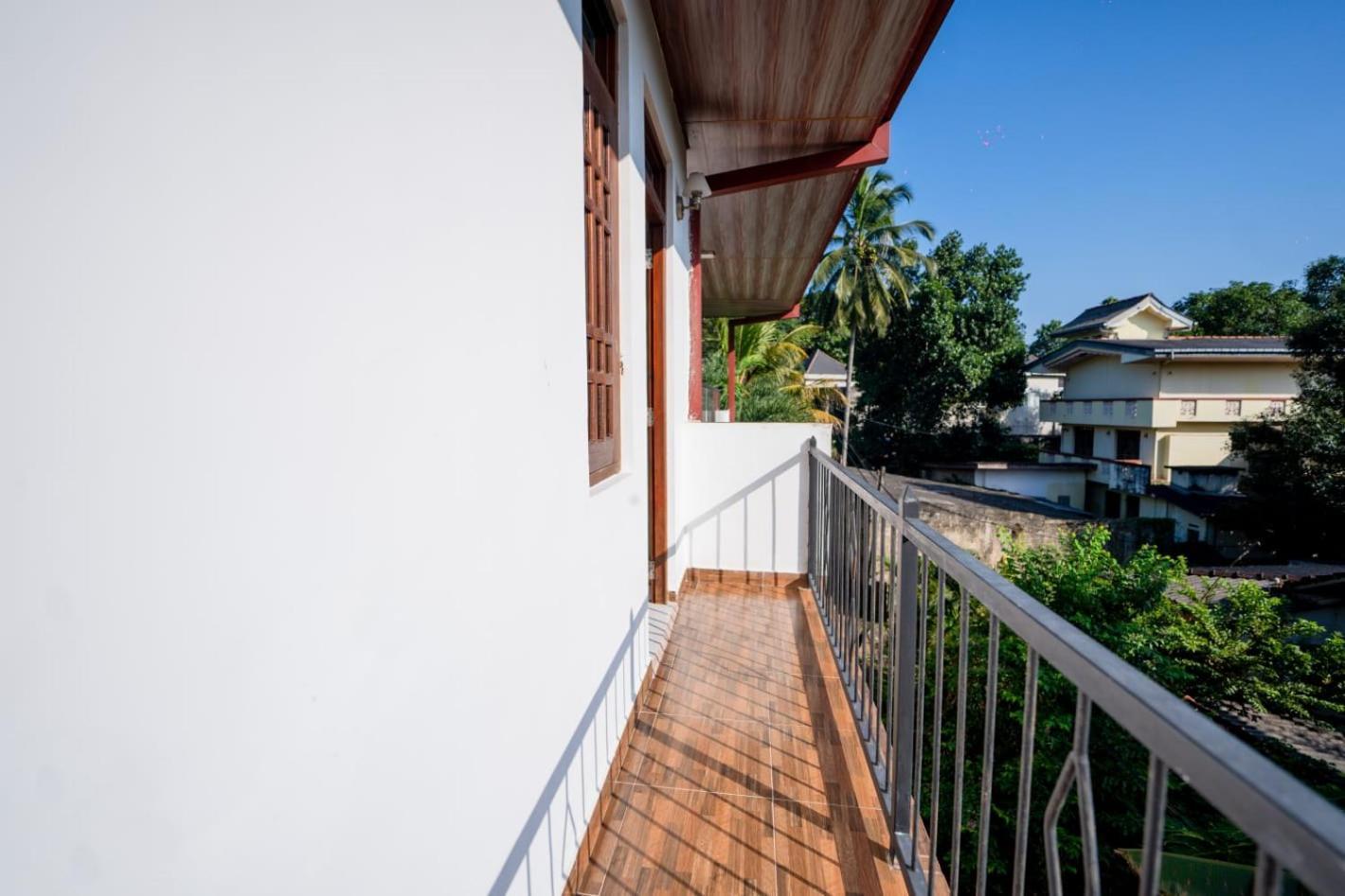 Suwani Pinnawala Homestay מראה חיצוני תמונה
