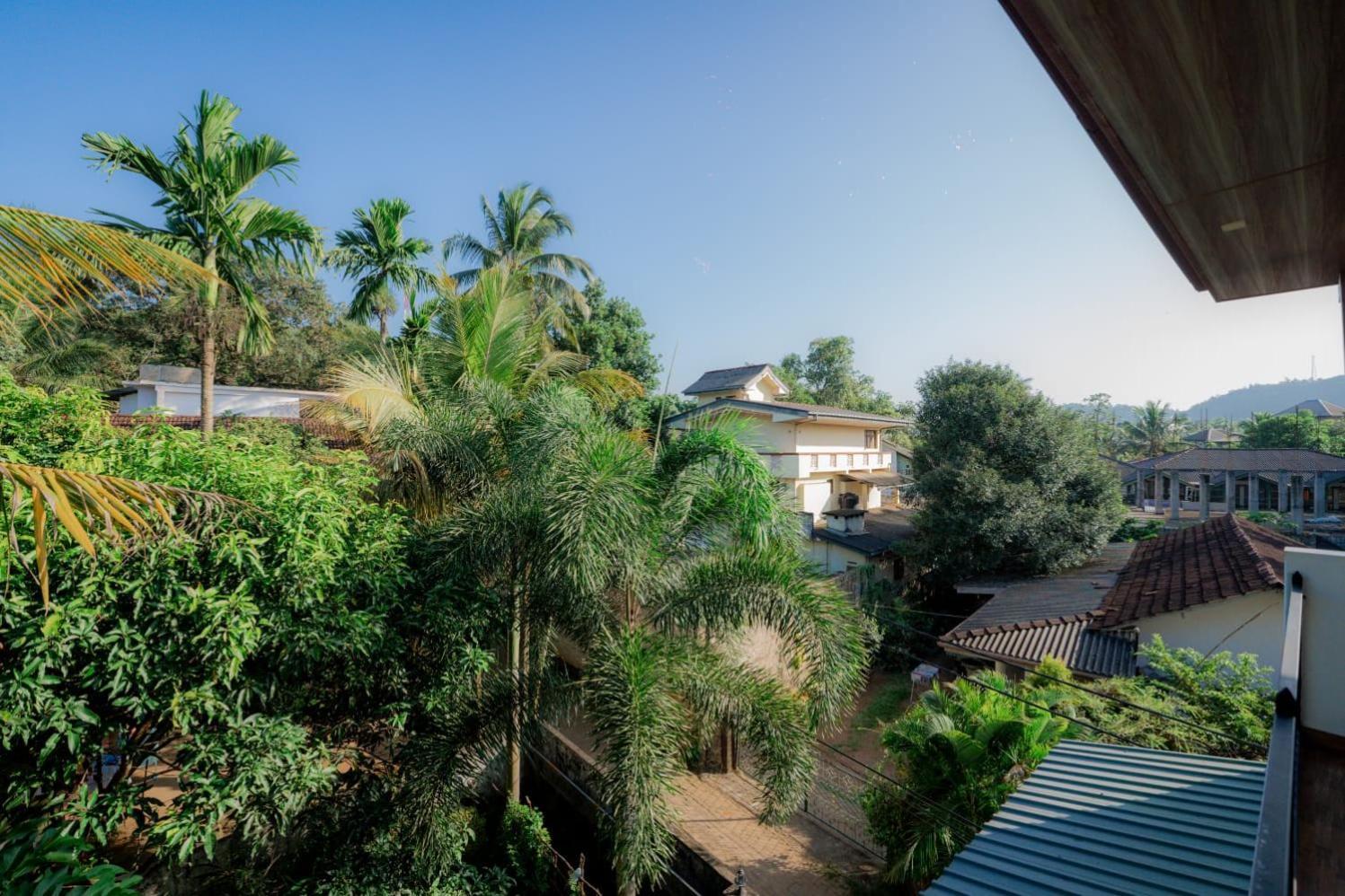 Suwani Pinnawala Homestay מראה חיצוני תמונה