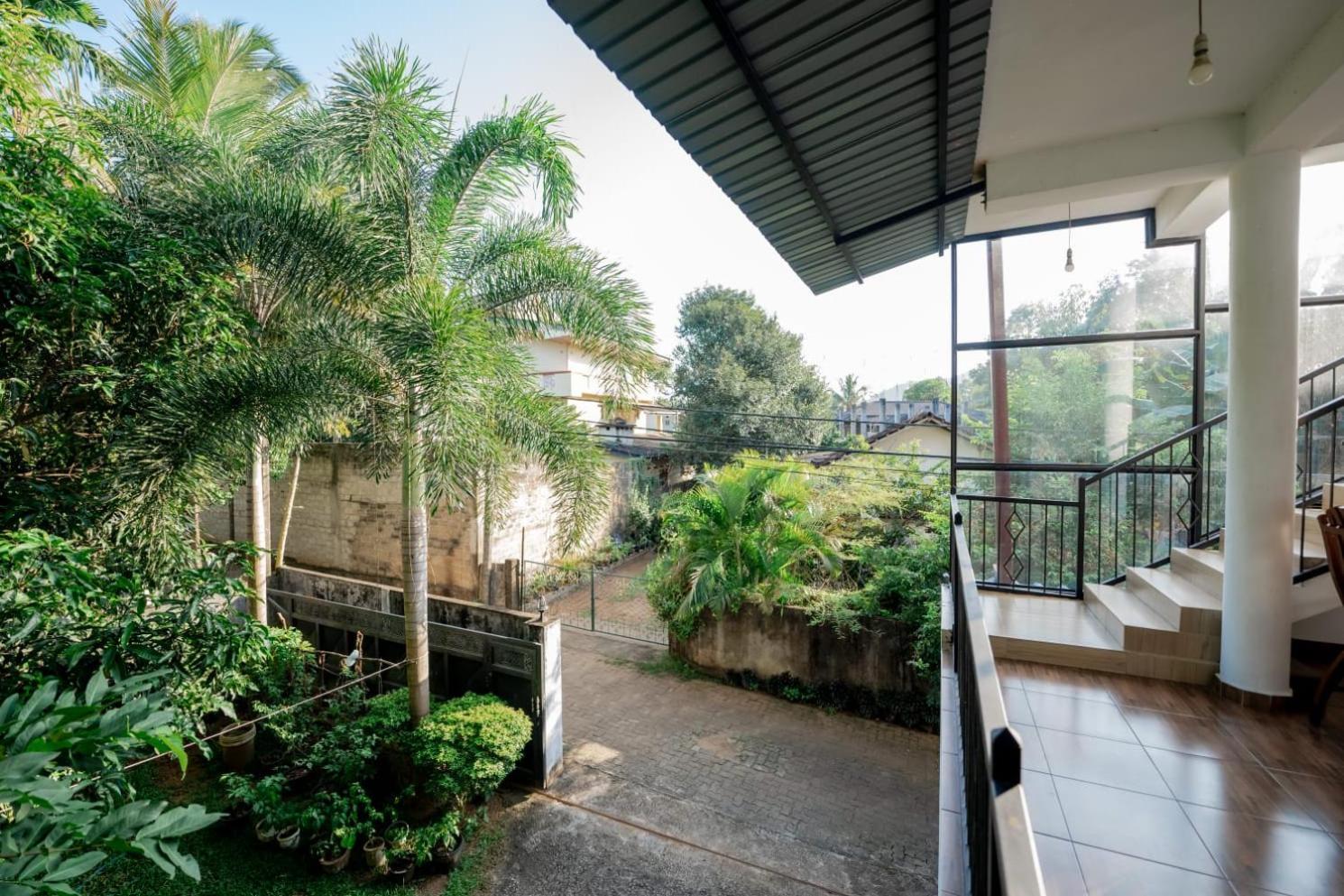 Suwani Pinnawala Homestay מראה חיצוני תמונה