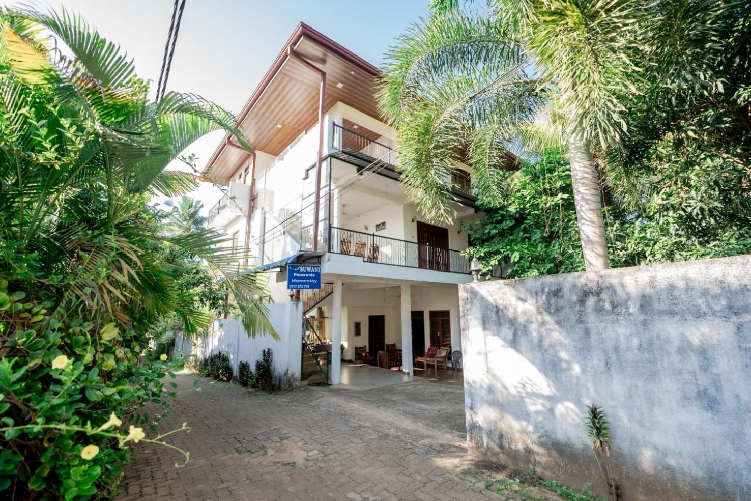 Suwani Pinnawala Homestay מראה חיצוני תמונה