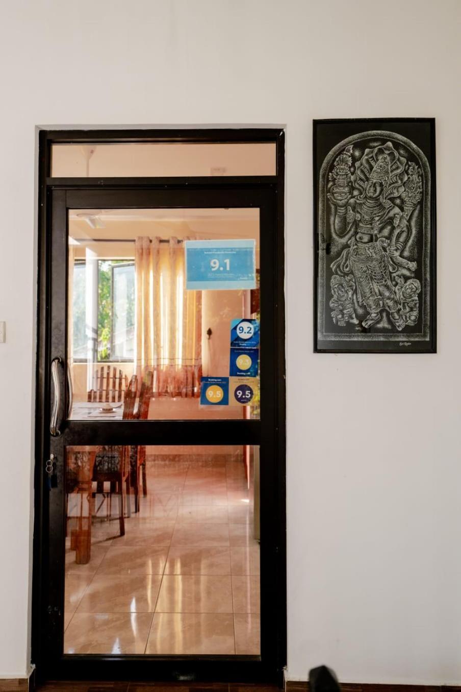 Suwani Pinnawala Homestay מראה חיצוני תמונה