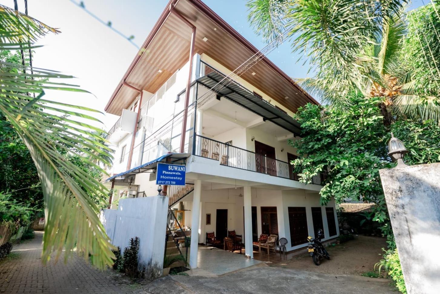 Suwani Pinnawala Homestay מראה חיצוני תמונה