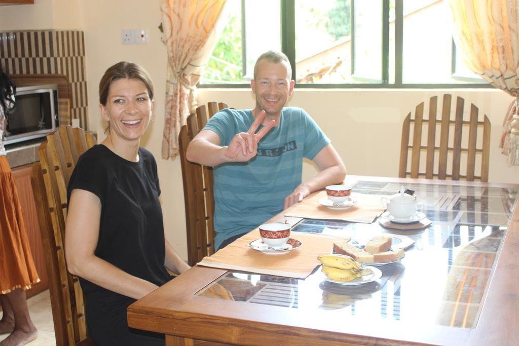 Suwani Pinnawala Homestay מראה חיצוני תמונה
