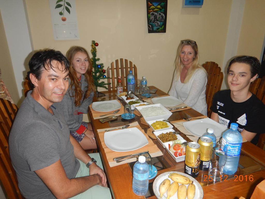 Suwani Pinnawala Homestay מראה חיצוני תמונה