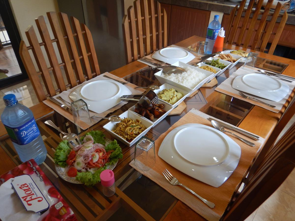 Suwani Pinnawala Homestay מראה חיצוני תמונה
